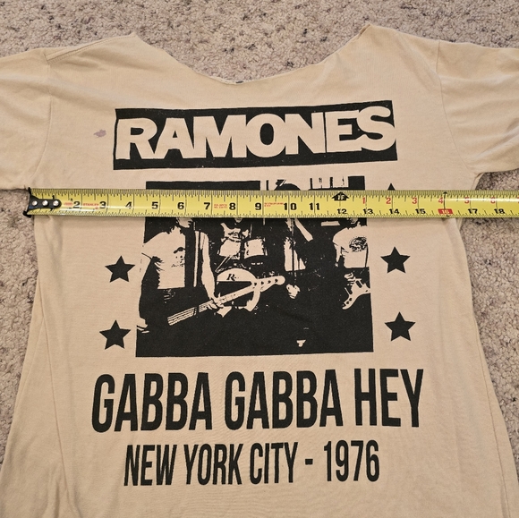Women's Ramones tshirt, size xs - Picture 6 of 7
